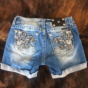 Miss Me shorts Sz 27